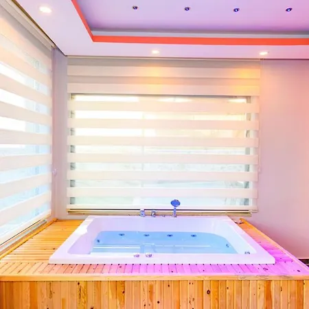 Sare - 2 Bedroom With Jacuzzi In Kalkan Villa